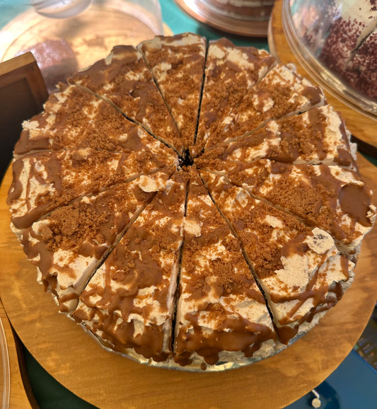 Chocolate & Lotus Biscoff Cake